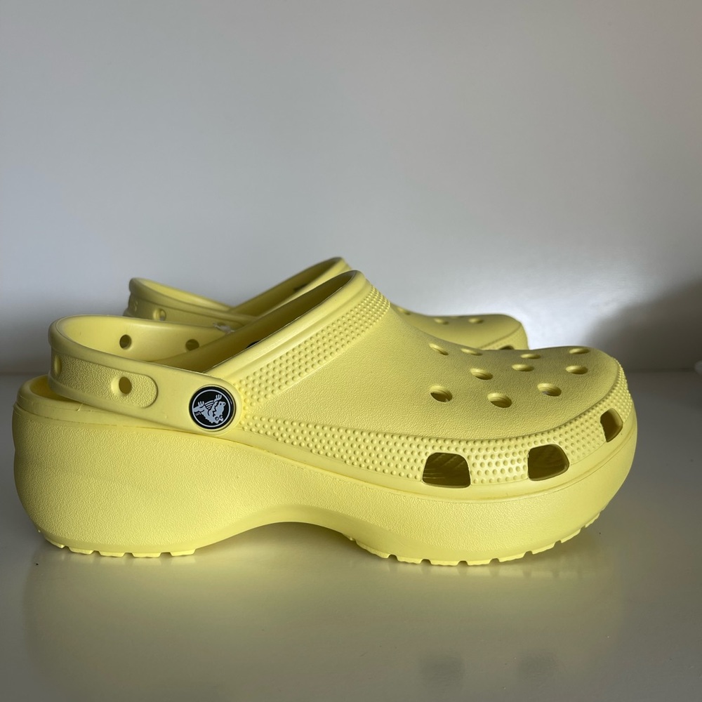 Crocs Women's Classic Platform Clog “NEW”